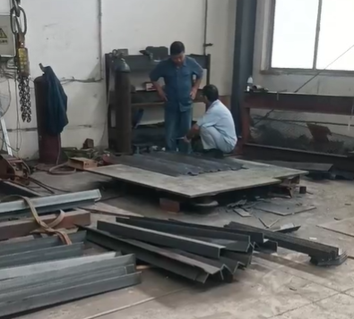 K3往復(fù)式給煤機(jī)加工中